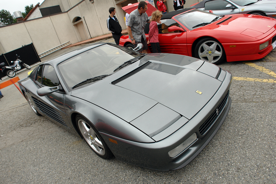 ferrari testarossa 512