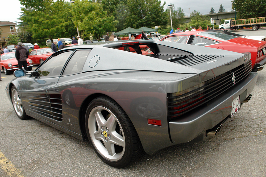 ferrari testarossa 512